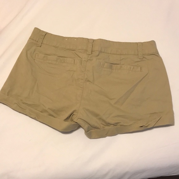 Tan shorts - Picture 3 of 3
